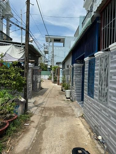 BÁN NHÀ 3 TẦNG - NGAY TRUNG TÂM TT. CẦN GIUỘC, LONG AN