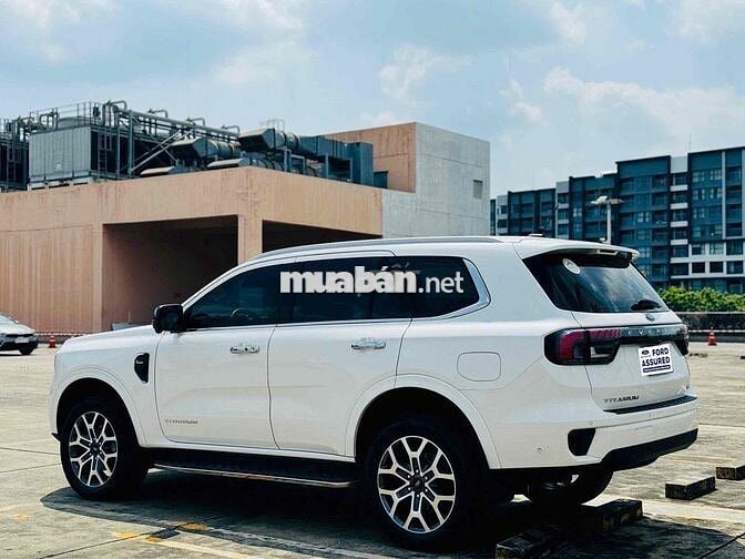 Ford Everest 2023 Titanium Plus 2.0L 4x4 AT