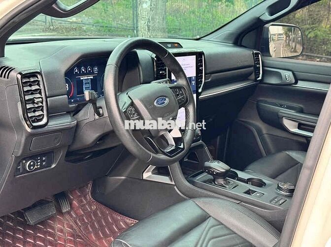 Everest 2023 Titanium 2 cầu BH 2026 Giá TL góp 70%