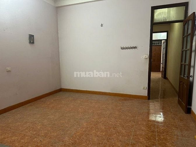 Cho thuê nhà phố Vương Thừa Vũ, Thanh Xuân. 80m2, 3T, ngõ thông ô tô, 