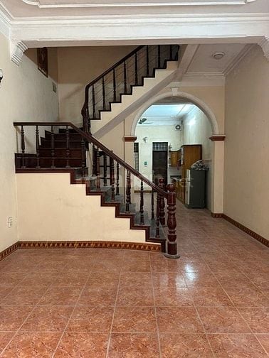 Cho thuê nhà phố Vương Thừa Vũ, Thanh Xuân. 80m2, 3T, ngõ thông ô tô, 