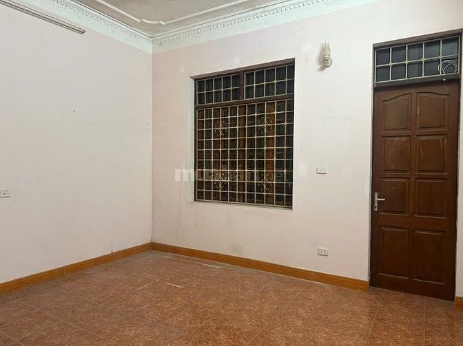 Cho thuê nhà phố Vương Thừa Vũ, Thanh Xuân. 80m2, 3T, ngõ thông ô tô, 
