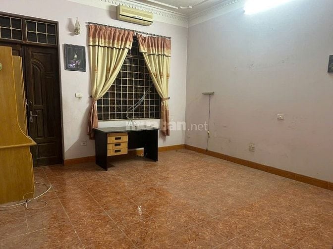 Cho thuê nhà phố Vương Thừa Vũ, Thanh Xuân. 80m2, 3T, ngõ thông ô tô, 