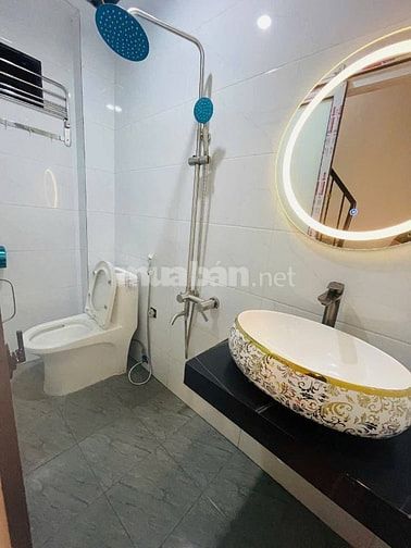 Siêu phẩm ngõ Bạch Mai, giá 5.95 tỷ, 20m2x5T, có sân, ẢNH THẬT 
