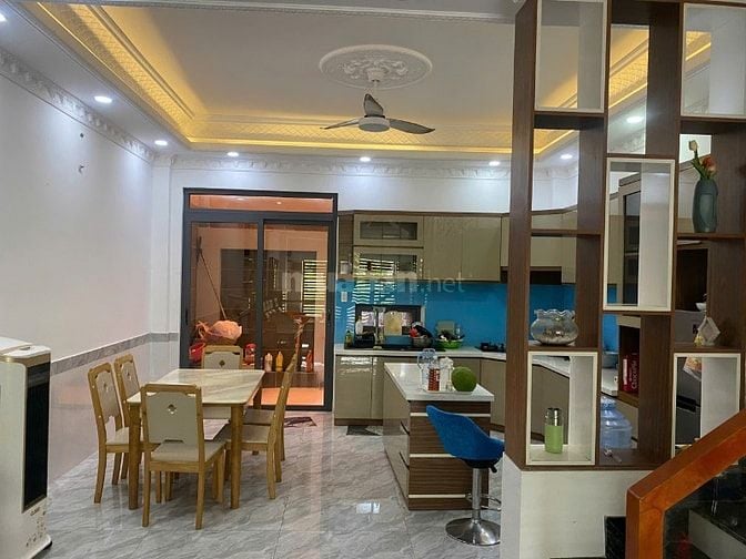 BÁN NHÀ 1 TRỆT 3 LẦU NGAY CHỢ PHƯỚC KIỂN LÊ VĂN LƯƠNG