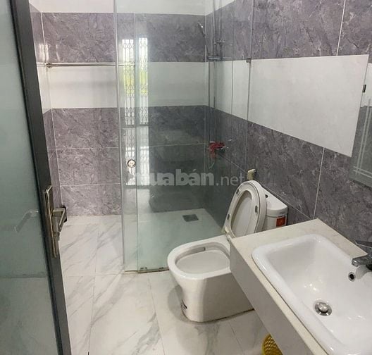BÁN NHÀ 1 TRỆT 3 LẦU NGAY CHỢ PHƯỚC KIỂN LÊ VĂN LƯƠNG