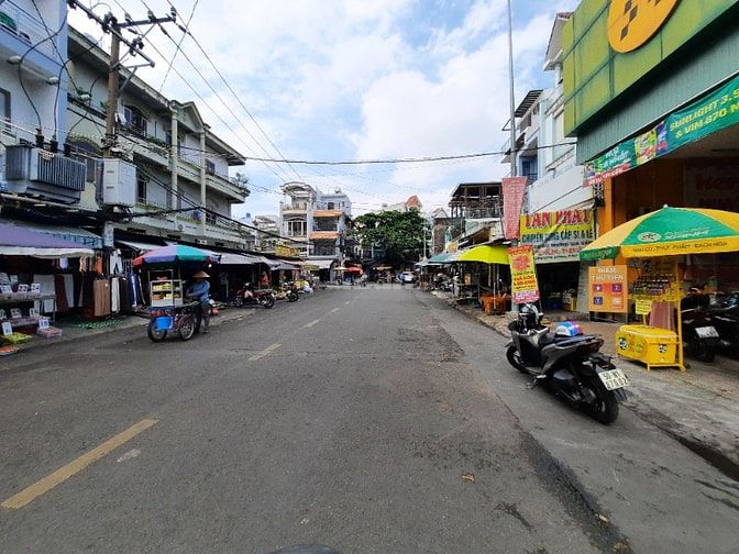 Bán nhà đẹp MTKD Đông Đúc 20m TÊN LỬA - 4x15m 4 Tầng 5PN