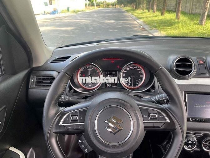 Suzuki Swift 2020 GLX 1.2 AT - 27000 km