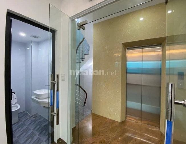 Nhà 6 Tầng, có Thang Máy, Xây Mới, Nội thất Nhập Khẩu, Hồ Tây