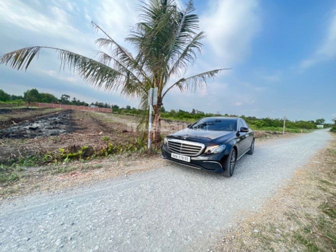 Đất vườn mặt tiền 2 xe ô tô tránh nhau ,thạnh hoà bến lức ,long an .