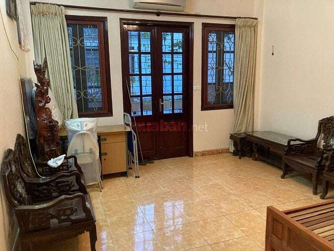 Chính Chủ Cho thuê Nhà 5 tầng ngõ 290 Kim Mã, Ba Đình, DTSD 200 m2