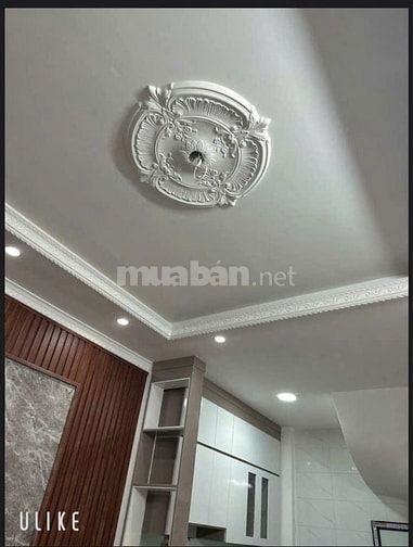 NHÀ XÂY MỚI CHẮC CHẮN. Ô TÔ NHỎ ĐỖ CỬA. YÊN TĨNH Ở SƯỚNG.