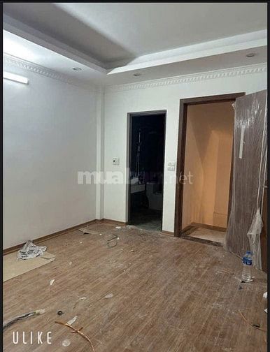 NHÀ XÂY MỚI CHẮC CHẮN. Ô TÔ NHỎ ĐỖ CỬA. YÊN TĨNH Ở SƯỚNG.