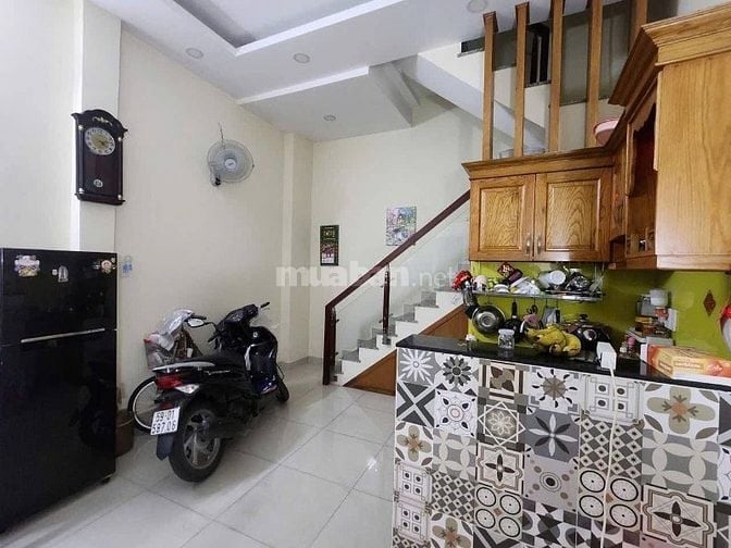 Nhà đẹp Nơ Trang Long, Bình Thạnh 3PN, sân thượng thoáng, Giá chỉ 2 tỷ