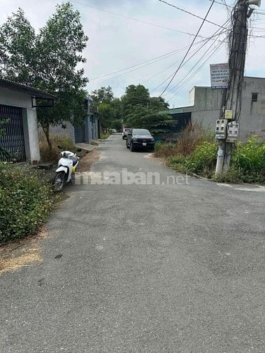Cần bán gấp căn nhà 76m2 ở Thới Tam Thôn - Hóc Môn giá 730 triệu.