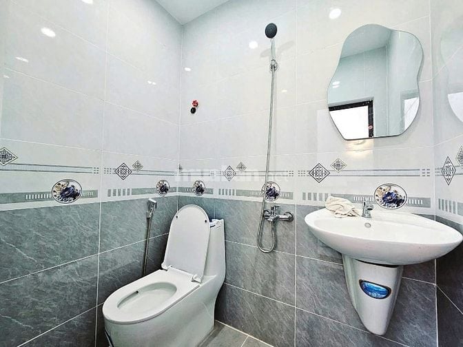Bán nhà giá 3 tỷ 250 đường Phan Văn Trị, Gò Vấp 3PN, hẻm ô tô khu dân 
