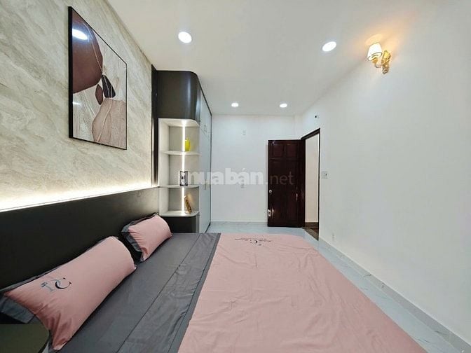 bán nhà đường Huỳnh thị hai, q12 5x15 5 tầng, thuận làm CHDV, văn phòn