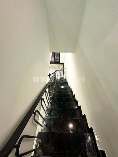 NHÀ ĐẸP THỦ ĐỨC MỚI XÂY HOÀN CÔNG ĐẦY ĐỦ 2 TẦNG