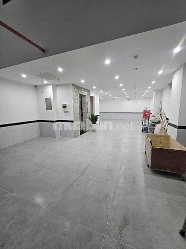 Cần bán gấp nhà dòng tiền cao phố Nhật Tảo 120m2, 7T, 33P khép kín đủ 