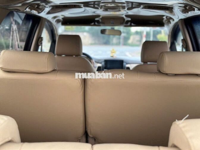 Bán xe Innova bản G mầu bạc xe gia đình