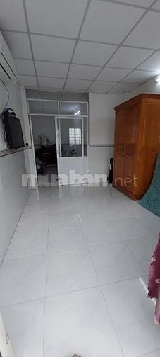 Nhà chính chủ sổ hồng đầy đủ mới sữa chữa sạch đẹp