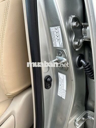 Bán xe Innova bản G mầu bạc xe gia đình