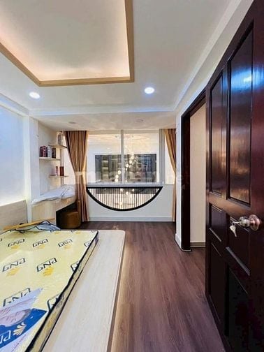 NHÀ CHỢ LỚN GIẢM GIÁ CHỈ NHỈNH 6 TỶ, 170m2, 5 TẦNG