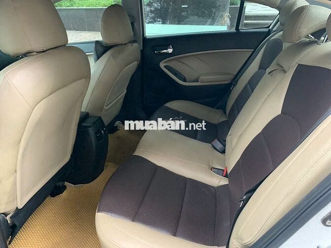 Kia Cerato 2016 2.0 AT - 80000 km