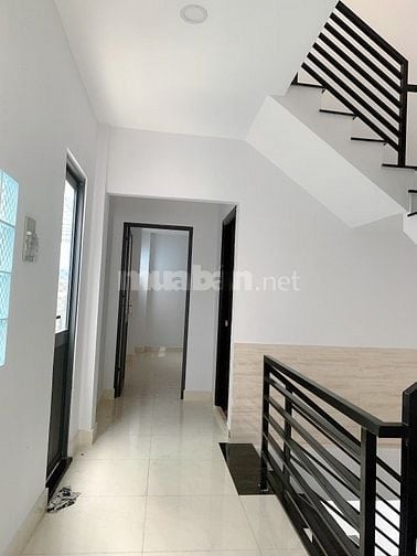 Tân Bình C12 nhà ga T3, 68m2 chỉ 6.x tỷ, 3 Tầng 4PN hẻm rộng xe hơi  
