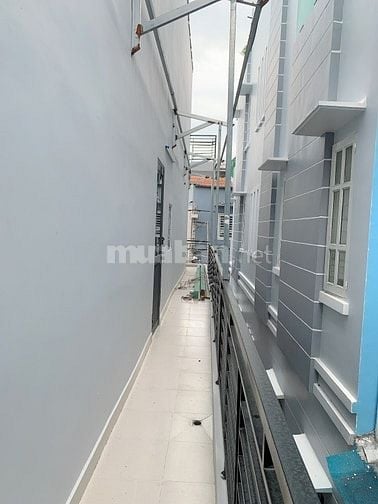 Tân Bình C12 nhà ga T3, 68m2 chỉ 6.x tỷ, 3 Tầng 4PN hẻm rộng xe hơi  