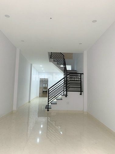 Tân Bình C12 nhà ga T3, 68m2 chỉ 6.x tỷ, 3 Tầng 4PN hẻm rộng xe hơi  