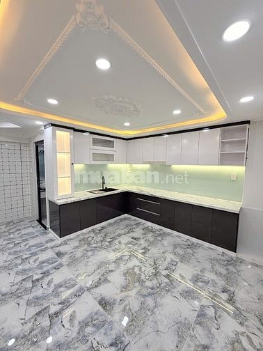 Sát Chợ Lớn!! MT Bình Phú 1 - đường số 6 Q.6 (4x17m) 4 tầng Chỉ 12 tỷ