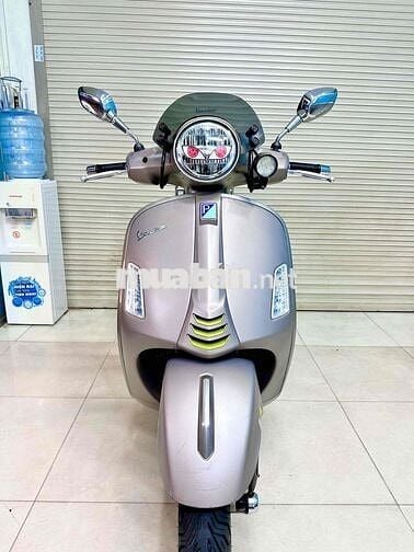 Pán Vespa GTS 300 Super Tech HPE4 ABS 2023
