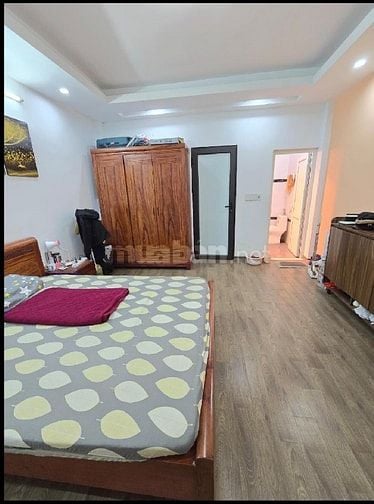 BÁN NHÀ - NGỌC TRÍ - LONG BIÊN.      DTich= 30m2. Mtiền = 4.2m. 