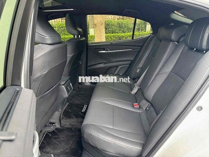 Toyota Camry 2024 2.5HEV MID - 300 km