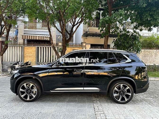 VinFast Lux SA2.0 2021 Premium
