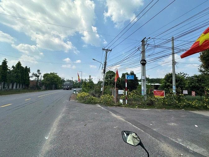 Bán Đất Chính Chủ Diện tích 1000m2 Thổ Cư Sẵn 400m2, Ngang 20 met
