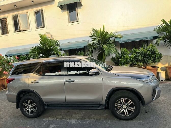 Toyota Fortuner 2016 2.4G 4x2 MT - 90000 km