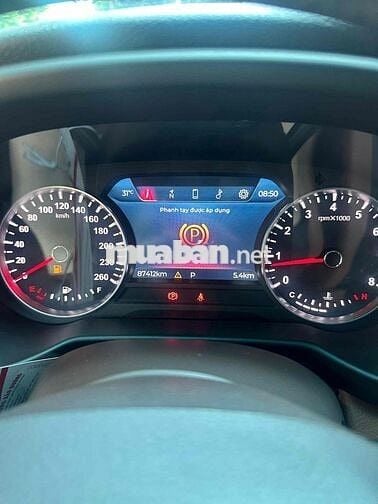 VinFast Lux SA2.0 2021 Premium