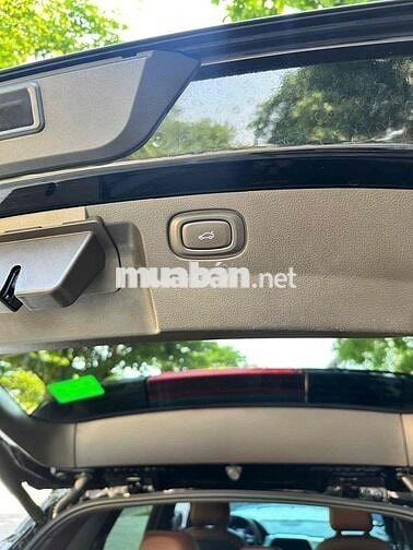 VinFast Lux SA2.0 2021 Premium