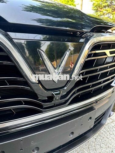 VinFast Lux SA2.0 2021 Premium