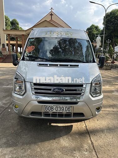 Ford Transit sx 2017 xe đẹp