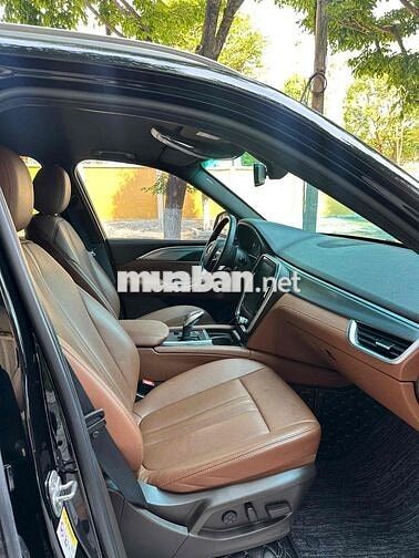 VinFast Lux SA2.0 2021 Premium