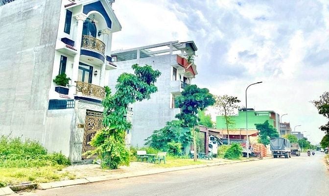 HẠ GIÁ 02 NỀN ĐẤT THỔ CƯ ĐƯỜNG NHỰA TIỆN KINH DOANH SỔ RIÊNG TPHCM