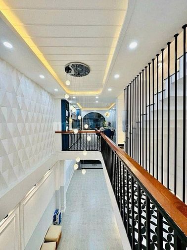 Nhà mới sát mt đường số 1, Dt 3.84x11.5. 3 lầu, st giá 6.8 tỷ