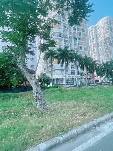 Cần tiền trả nợ bán gấp lô đât 13B Conic đường chính giá 63Tr/m2 sổ đỏ
