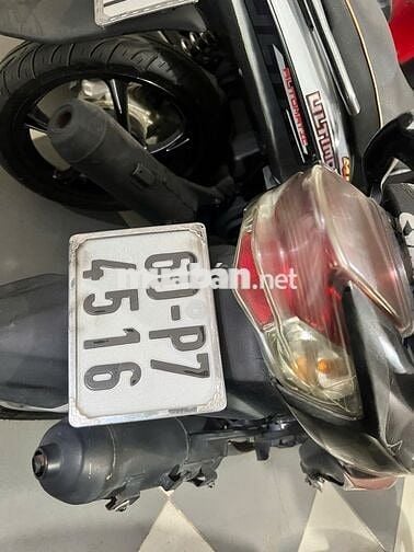 Mio bụng bự, máy thì thầm êm ái, xe đẹp sạch sẽ.