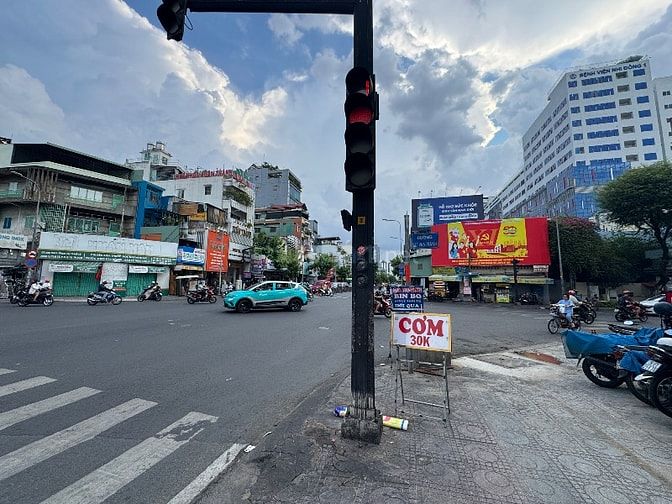 CHO THUÊ NHÀ 2 MẶT TIỀN KINH DOANH LÝ THÁI TỔ và SƯ VẠN HẠNH 