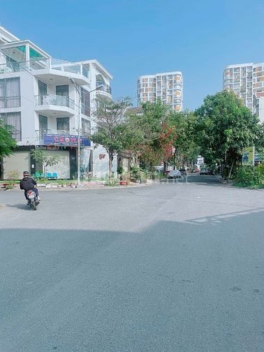 Cần tiền trả nợ bán gấp lô đât 13B Conic đường chính giá 63Tr/m2 sổ đỏ