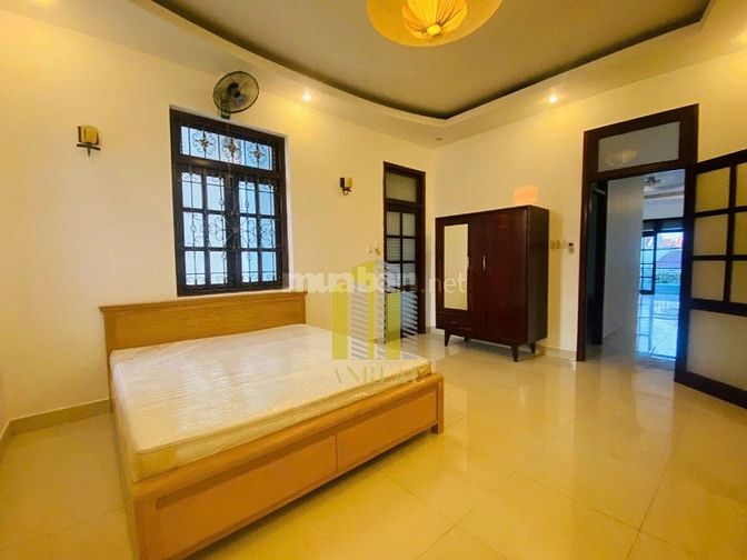 Villa Thảo Điền Sân Rộng Đầy Đủ Nội Thất Giá 40 Triệu